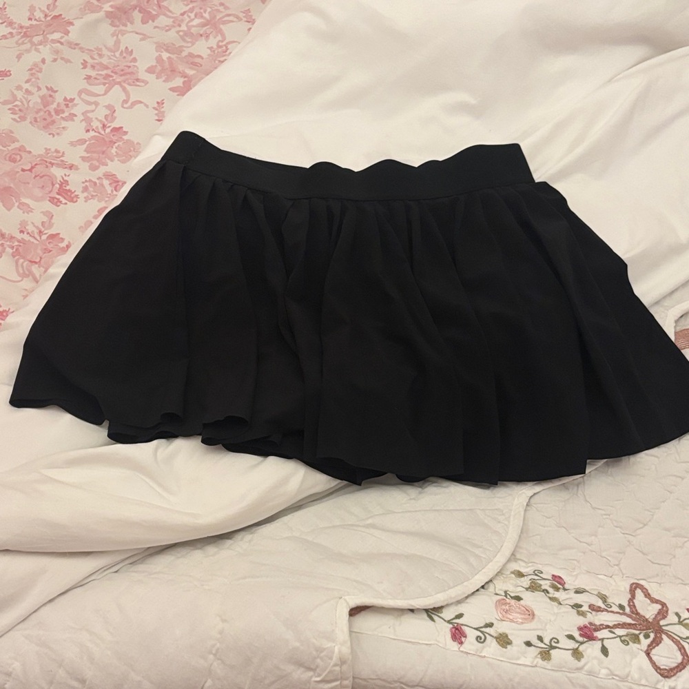 Aritzia Classic Black Skater Skirt